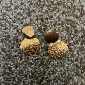 NWOT gold hammered circle earrings